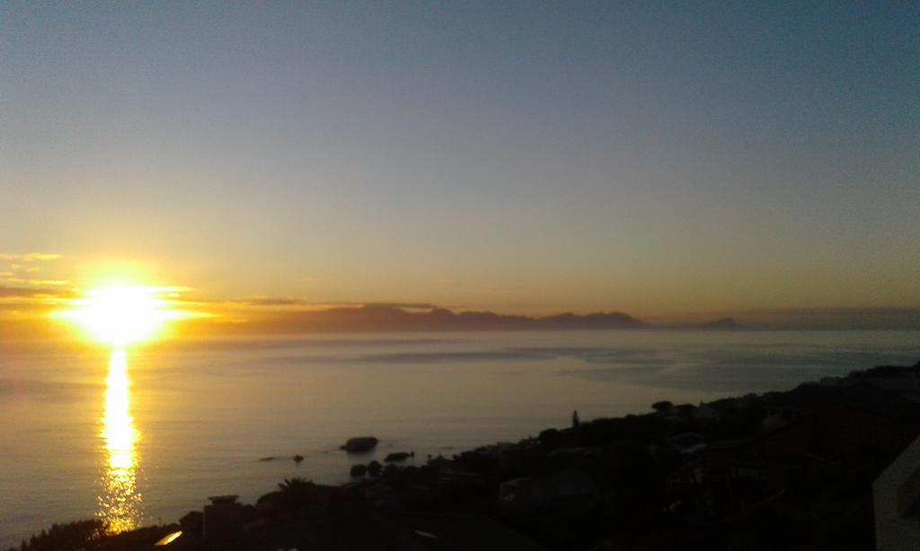 Napthali Lodge Simonʼs Town Kültér fotó