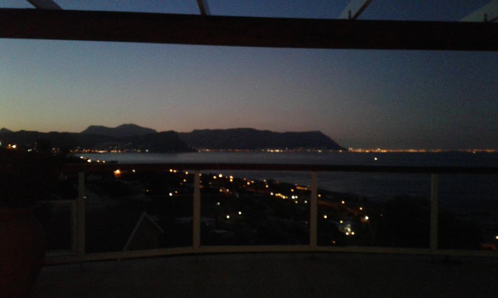 Napthali Lodge Simonʼs Town Kültér fotó
